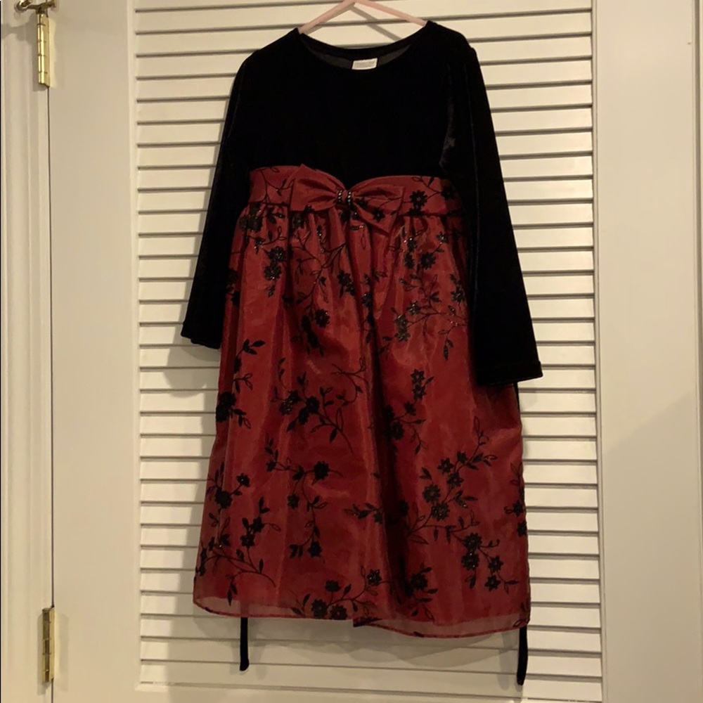 Black and red dress from perfectly dressed